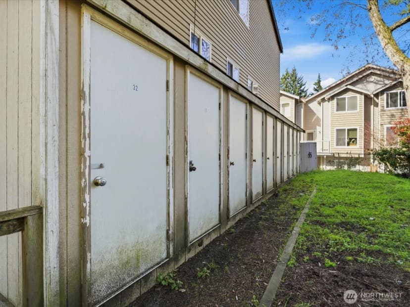 Property photo for 14344 N Stone Avenue #32, Seattle photo 17