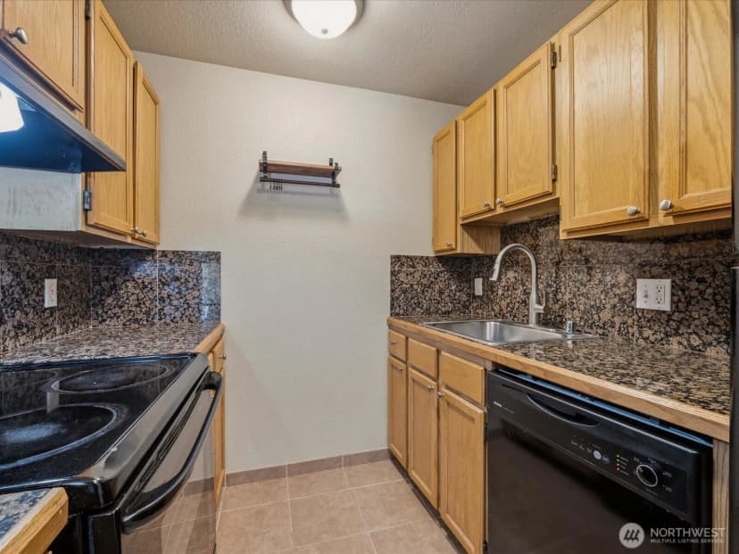 Property photo for 14344 N Stone Avenue #32, Seattle photo 9