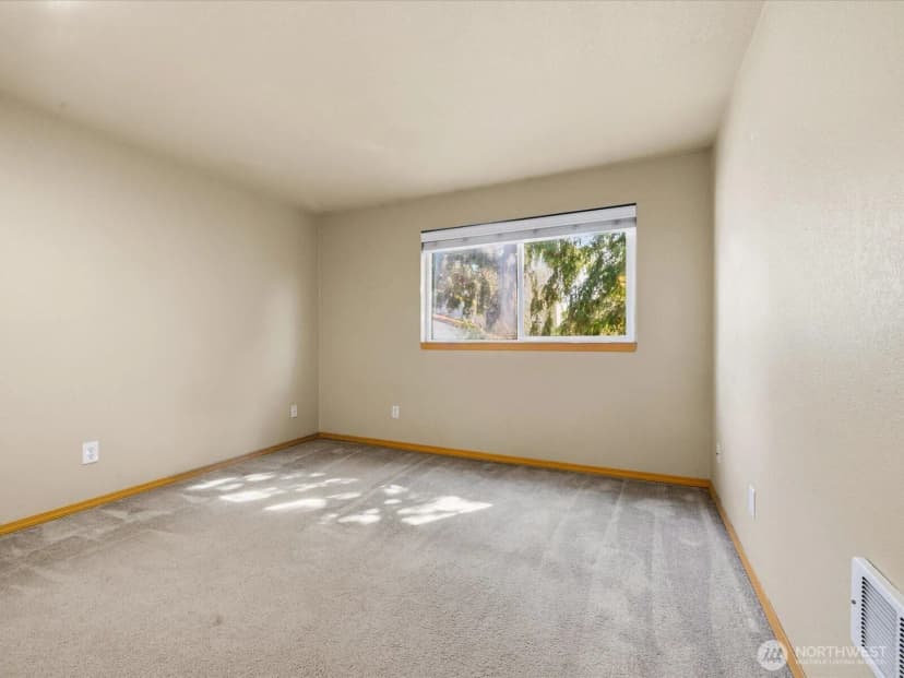 Property photo for 14344 N Stone Avenue #32, Seattle photo 15