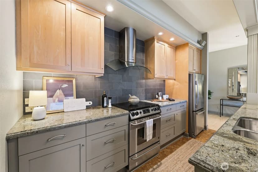 Property photo for 2030 Western Avenue #614, Seattle photo 11