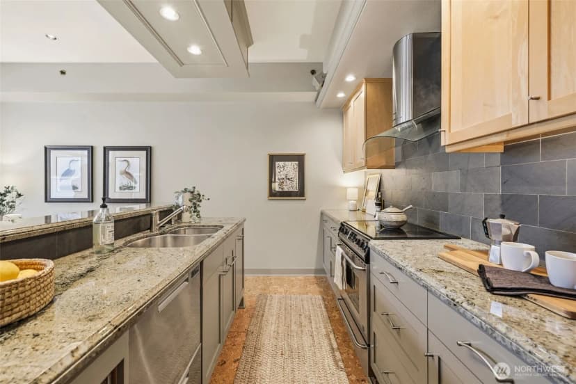 Property photo for 2030 Western Avenue #614, Seattle photo 12