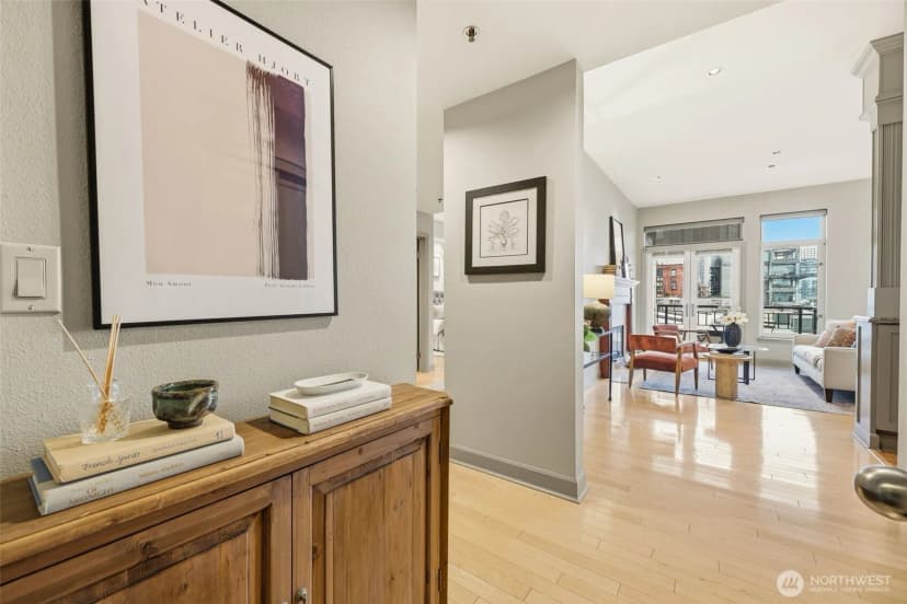 Property photo for 2030 Western Avenue #614, Seattle photo 5