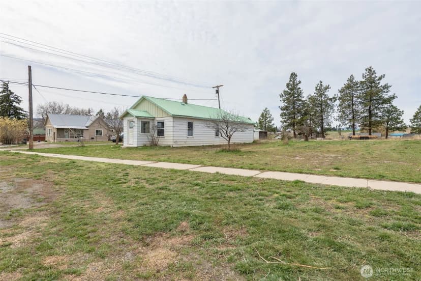 Property photo for 326 S Columbia Avenue, Waterville photo 2