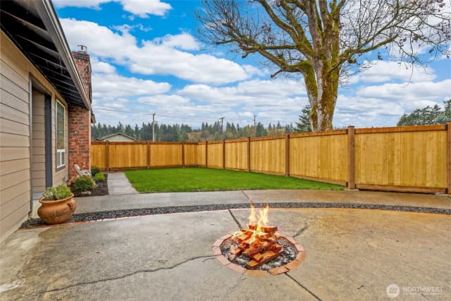 Property photo for 16517 43rd Avenue E, Tacoma photo 5