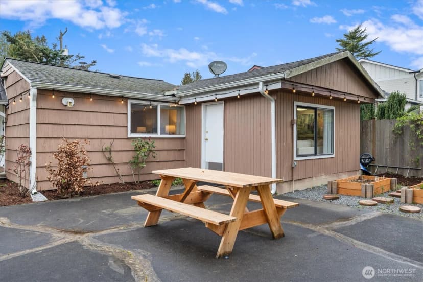 Property photo for 10044 12th Avenue Nw, Seattle photo 23