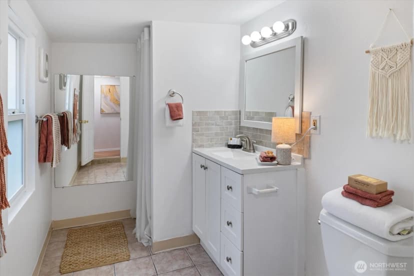 Property photo for 10044 12th Avenue Nw, Seattle photo 14