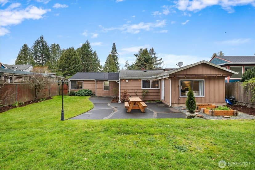 Property photo for 10044 12th Avenue Nw, Seattle photo 22