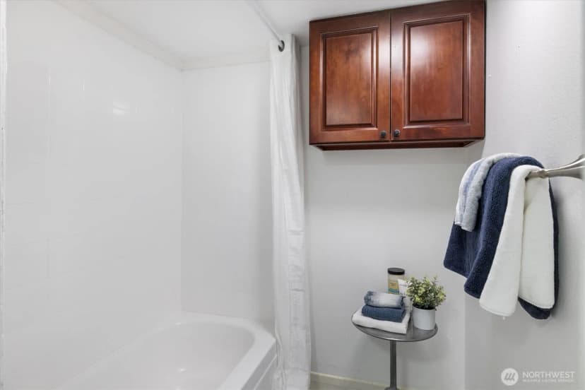 Property photo for 10044 12th Avenue Nw, Seattle photo 13