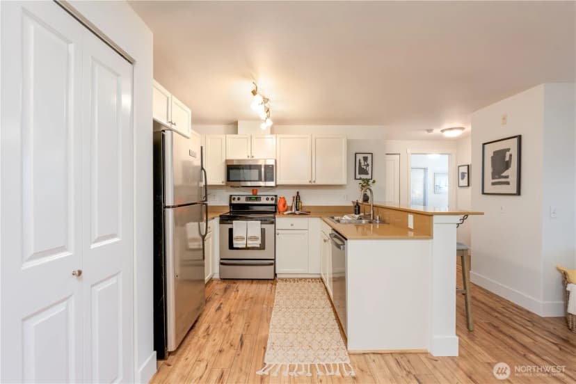 Property photo for 566 Prospect Street #108, Seattle photo 8