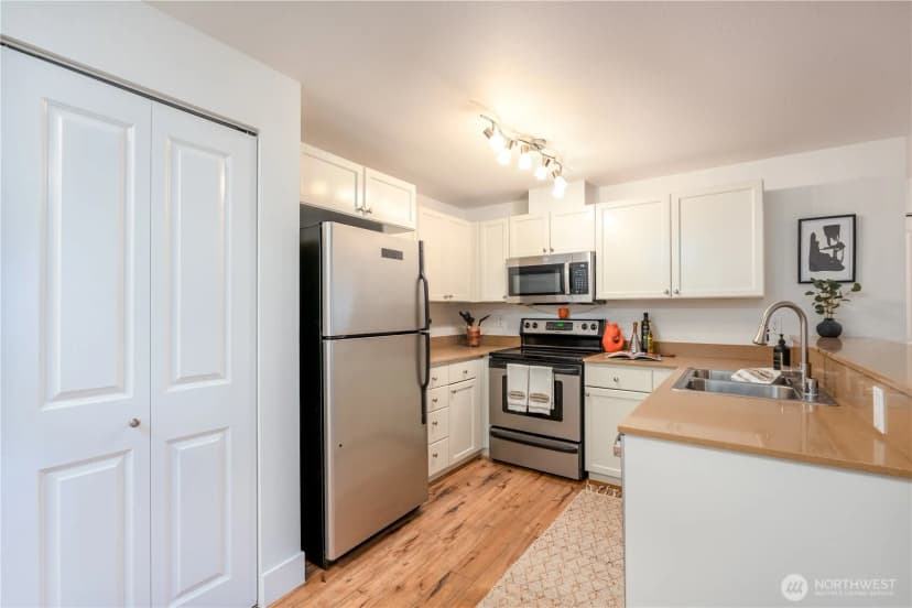Property photo for 566 Prospect Street #108, Seattle photo 7