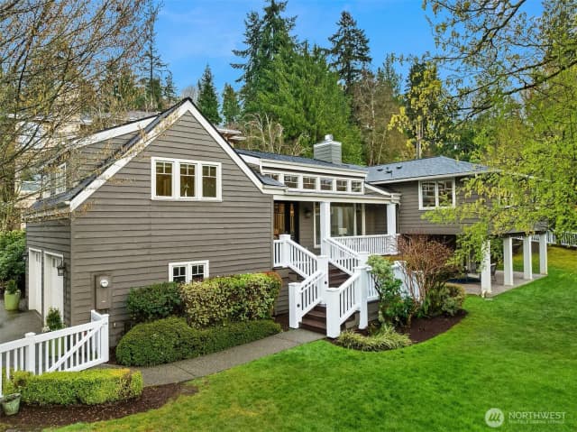 Property photo for 8021 Se 57th Street, Mercer Island photo 2