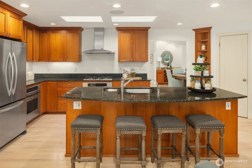 Property photo for 8021 Se 57th Street, Mercer Island photo 10