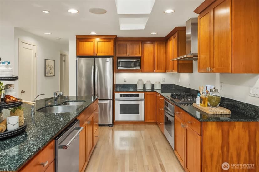 Property photo for 8021 Se 57th Street, Mercer Island photo 9