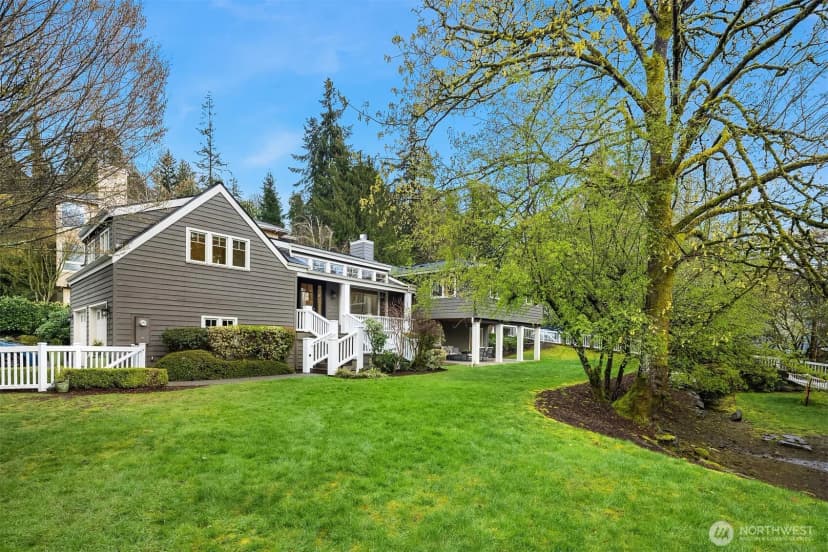 Property photo for 8021 Se 57th Street, Mercer Island photo 3