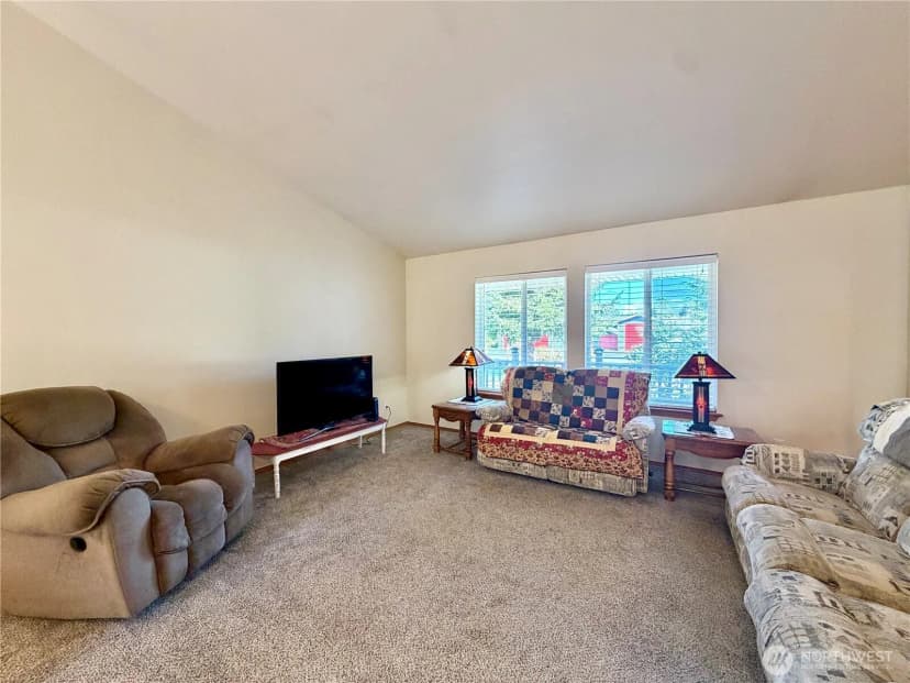 Property photo for 341 Ponderosa Loop Ne, Ocean Shores photo 8