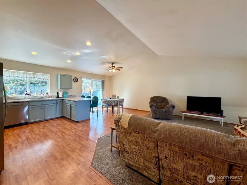 Property photo for 341 Ponderosa Loop Ne, Ocean Shores photo 11