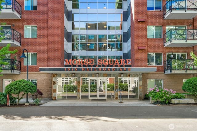 Property photo for 1015 Railroad Avenue #512, Bellingham photo 2
