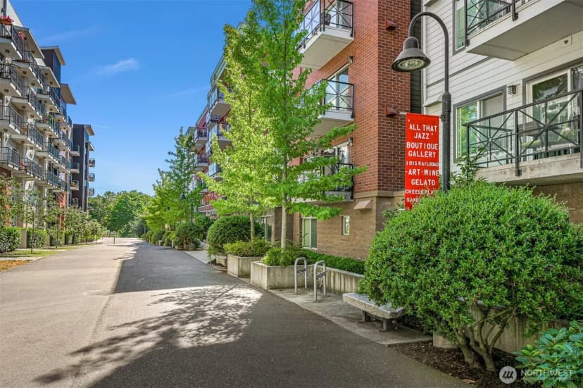 Property photo for 1015 Railroad Avenue #512, Bellingham photo 4