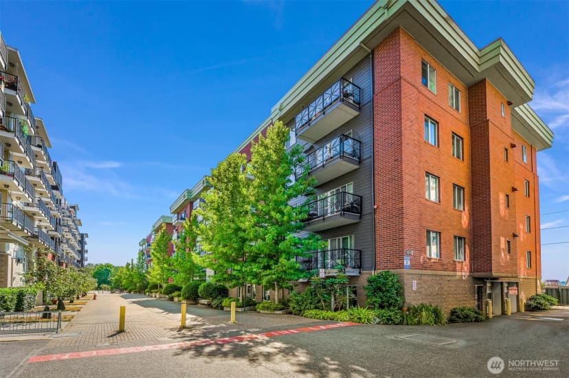 Property photo for 1015 Railroad Avenue #512, Bellingham photo 5
