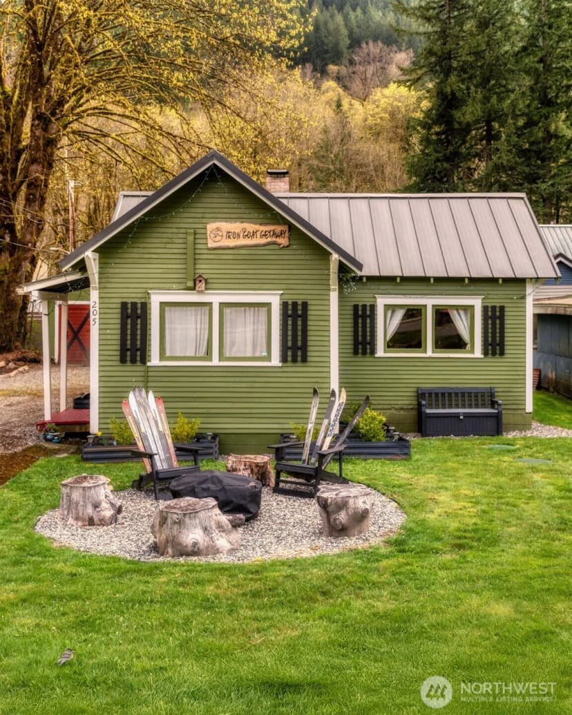 Property photo for 205 Old Cascade Highway E, Skykomish