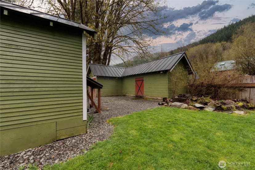 Property photo for 205 Old Cascade Highway E, Skykomish photo 3