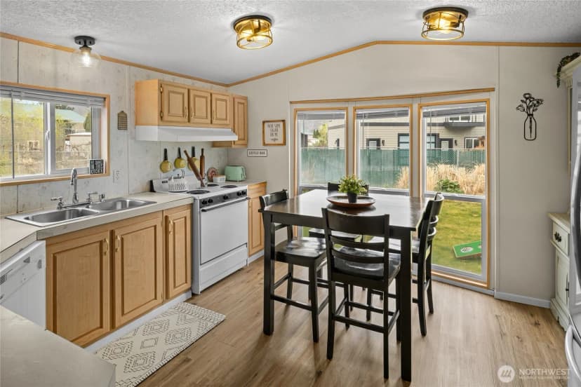 Property photo for 670 Sw Section Avenue, Quincy photo 12