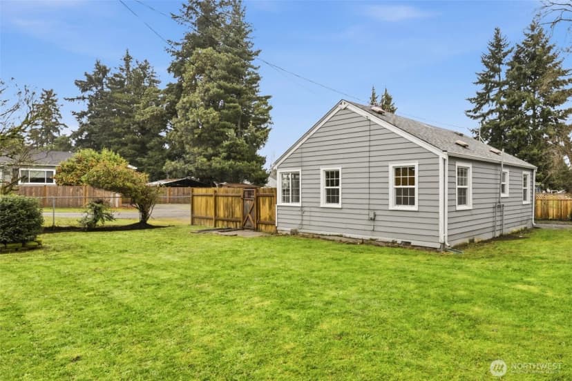 Property photo for 317 Sw 124th Street, Seattle photo 18