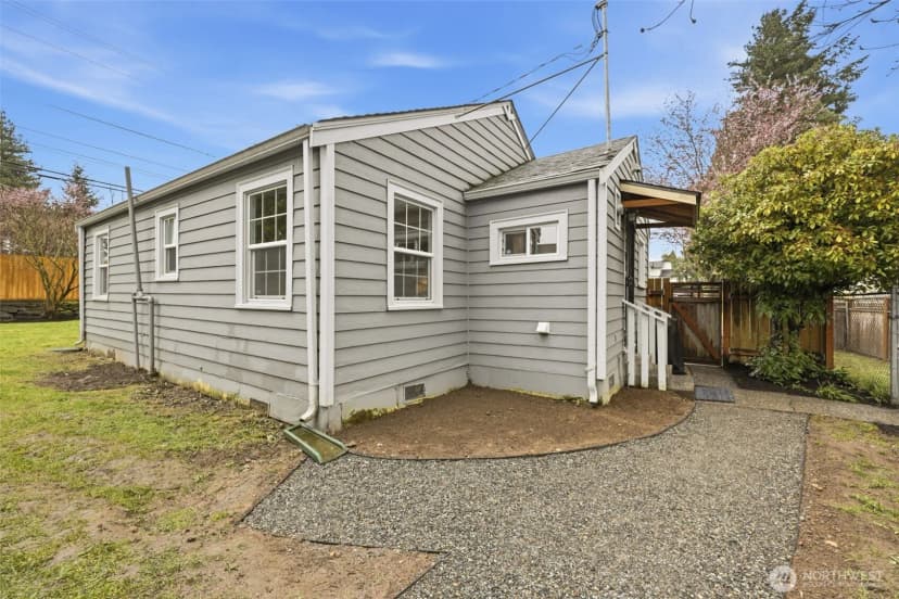 Property photo for 317 Sw 124th Street, Seattle photo 16