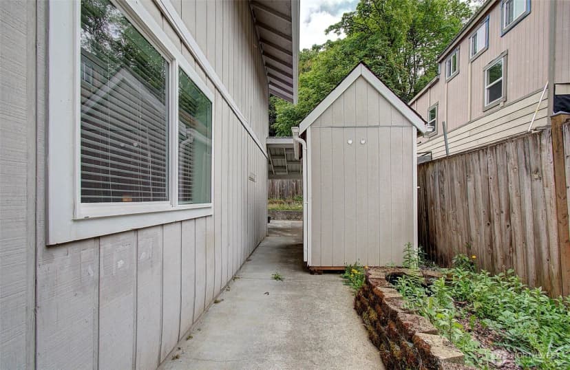 Property photo for 616 N 4th Avenue, Kelso photo 30