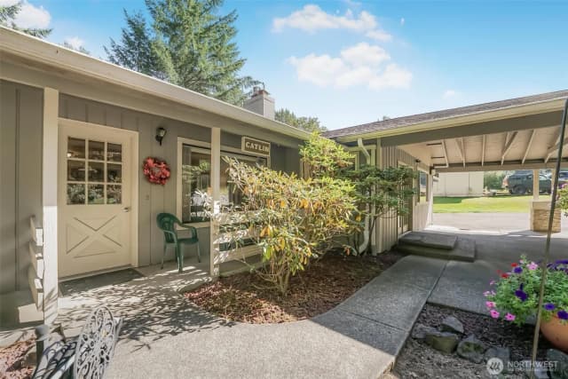 Property photo for 13312 230th Avenue Se, Issaquah photo 2