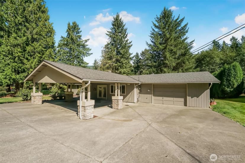 Property photo for 13312 230th Avenue Se, Issaquah photo 3