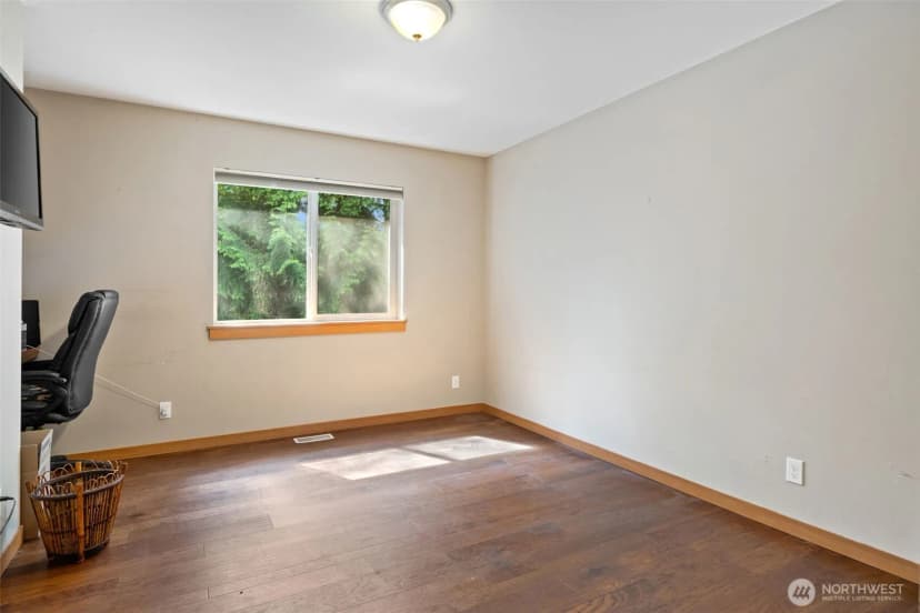 Property photo for 8992 Denise Place Ne, Bremerton photo 15