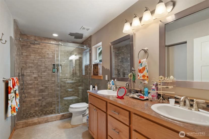 Property photo for 8992 Denise Place Ne, Bremerton photo 20