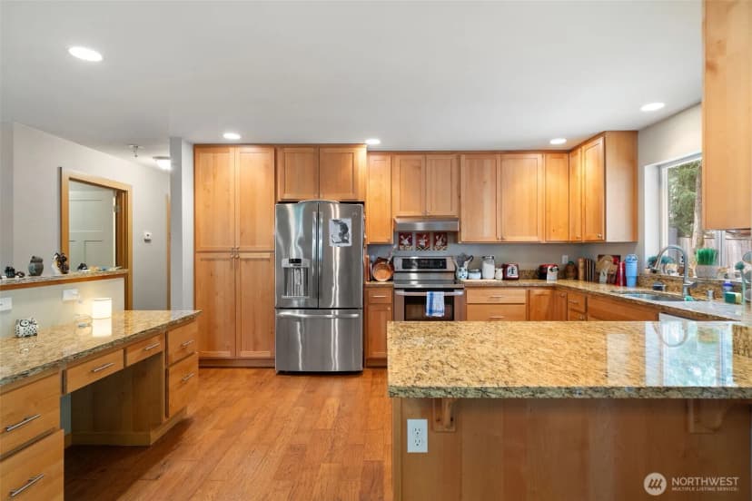 Property photo for 8992 Denise Place Ne, Bremerton photo 9
