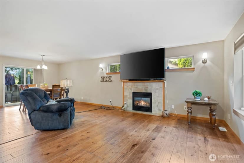 Property photo for 8992 Denise Place Ne, Bremerton photo 4