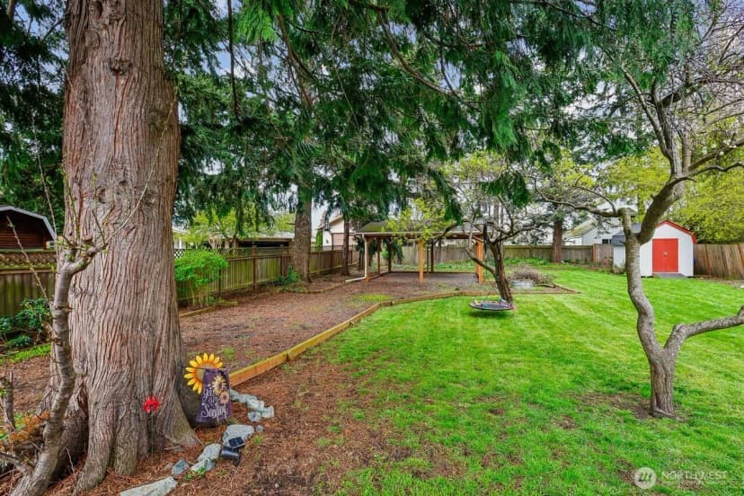 Property photo for 950 Se 4th Avenue, Oak Harbor photo 7