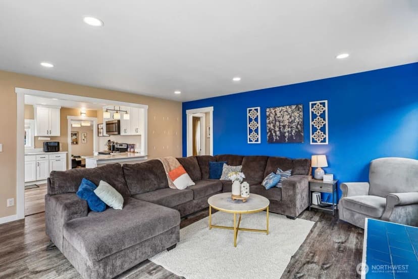 Property photo for 950 Se 4th Avenue, Oak Harbor photo 12