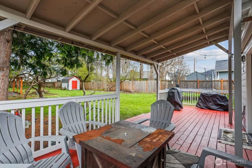 Property photo for 950 Se 4th Avenue, Oak Harbor photo 17