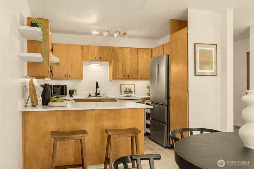 Property photo for 1425 S Puget Drive #i5, Renton photo 6