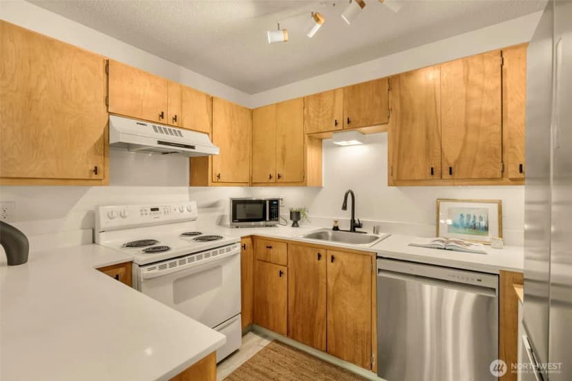 Property photo for 1425 S Puget Drive #i5, Renton photo 7