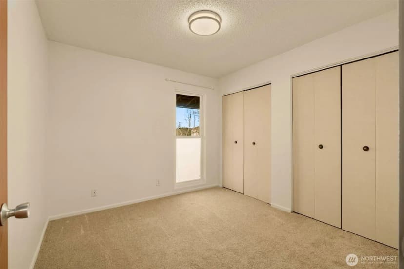 Property photo for 1425 S Puget Drive #i5, Renton photo 16