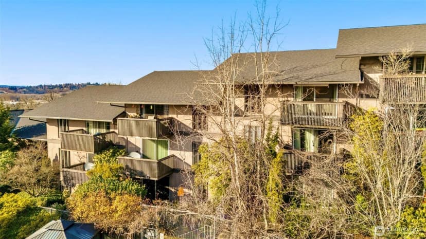 Property photo for 1425 S Puget Drive #i5, Renton photo 19
