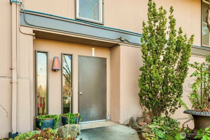 Property photo for 1425 S Puget Drive #i5, Renton photo 21