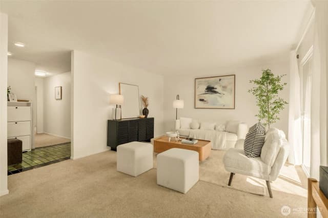 Property photo for 1425 S Puget Drive #i5, Renton photo 5