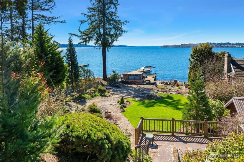 Property photo for 7615 Ne Champagne Point Place, Kirkland photo 12