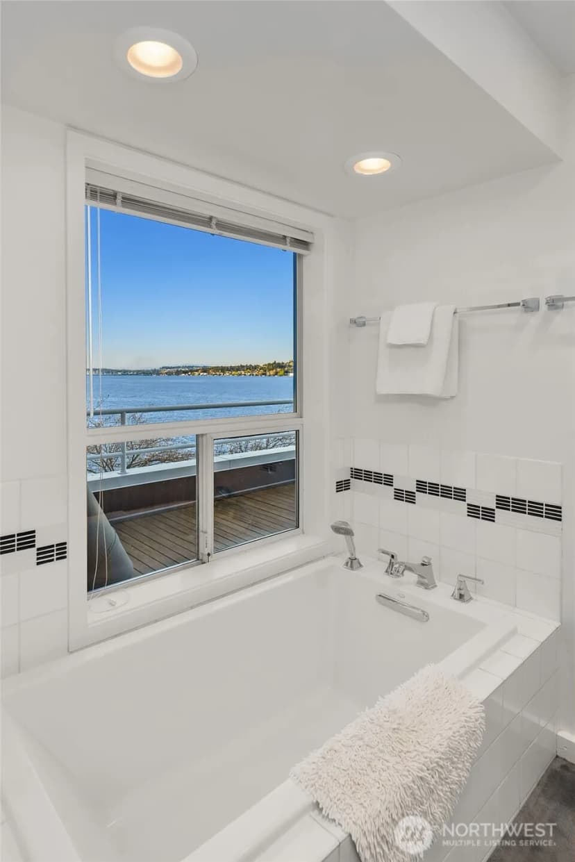 Property photo for 3903 48th Avenue S, Seattle photo 31