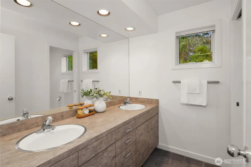 Property photo for 3903 48th Avenue S, Seattle photo 35