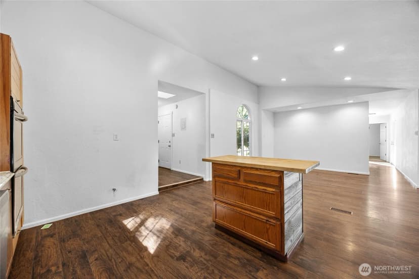 Property photo for 19108 2nd Street Nw, Lakebay photo 11