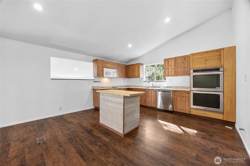 Property photo for 19108 2nd Street Nw, Lakebay photo 9