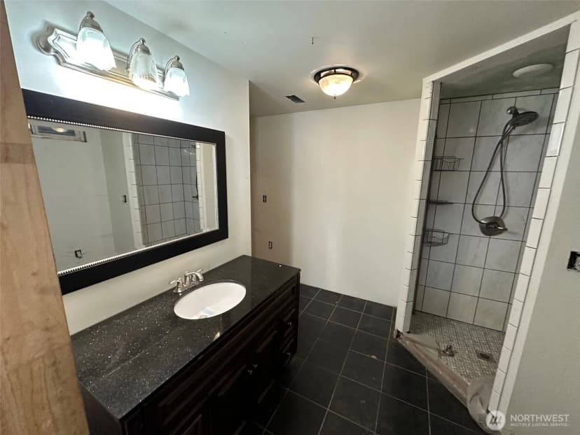 Property photo for 4811 N Lincoln Street, Spokane photo 19